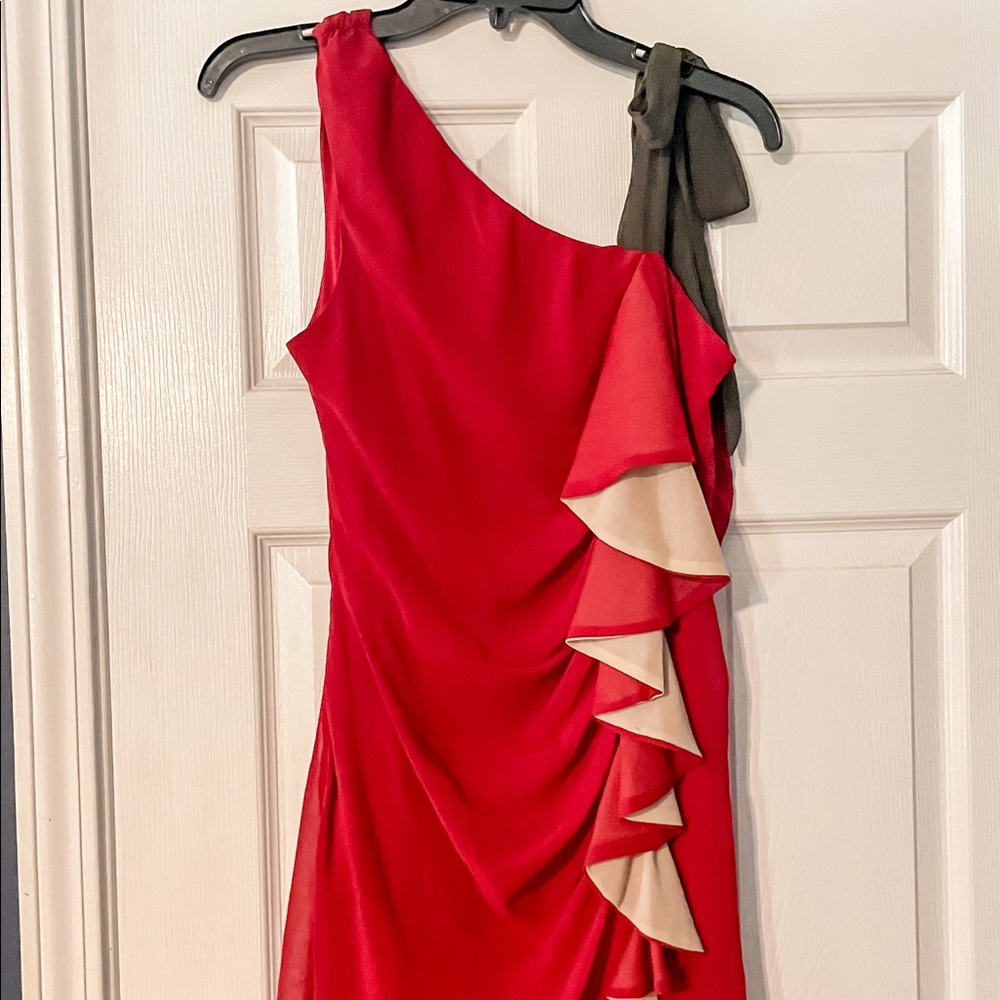 BLUSH BOUTIQUE NASHVILLE - RED AND BROWN SIDE RUFFLE MINI DRESS - SIZE M